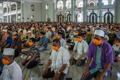 COVID-19 : l’Indonésie appelle les religieux musulmans à changer leurs fatwas