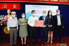  10.000 tensiomètres pour les personnes âgées de Ho Chi Minh-Ville