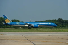 Remise en service de la piste modernisée 1B de l'aéroport de Noi Bai