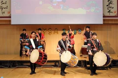 Des Vietnamiens au Japon et en Thaïlande célèbrent le Têt 2023