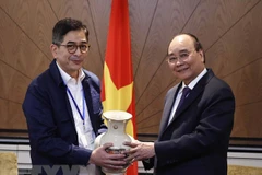  Le président Nguyen Xuan Phuc appelle à davantage d'investissements indonésiens
