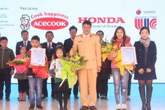 Remise des prix du concours "Doraemon et la sécurité routière" au Vietnam 2018