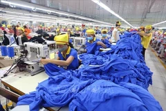 Vietnam-Inde: de nombreux espaces pour renforcer la coopération de textile de santé