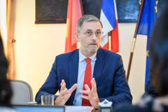 La France continue d'accompagner le Vietnam dans son développement