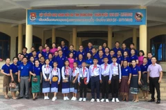 Rencontre d’amitié entre les jeunes Quang Binh - Kham Muon
