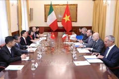 Consultation politique Vietnam-Italie à Hanoi