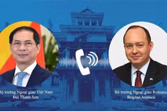 Vietnam-Roumanie : conversation téléphonique entre les deux ministres des AE