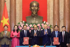 Signature des règlements sur la coordination entre le Bureau du président et les organes judiciaires