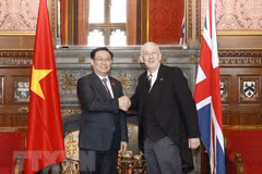 Entretien Vuong Dinh Hue - Linsay Hoyle