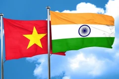 Les drapeaux nationaux du Vietnam et de l'Inde. Photo: baoquocte.vn