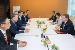 Le directeur général du PNUD, Achim Steiner, rencontre le secrétaire général du Parti communiste du Vietnam et président vietnamien To Lam, à New York. Photo : PNUD