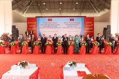 Cérémonie d'inauguration du lycée du district de Huamueng. Photo: VNA