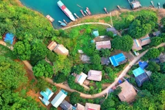 Un village touristique communautaire de l'ethnie Muong à Hoa Binh. Photo : VietnamPlus 