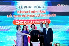 Cérémonie de lancement de la banque de tissus et de la section de don d'organes, de tissus, de cornées et d'organes humains à l'hôpital ophtalmologique 2. Photo : www.qdnd.vn