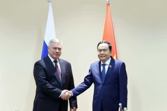 Le président de l'Assemblée nationale (AN) du Vietnam, Tran Thanh Man (gauche), et le gouverneur de la région de Rostov, Vasily Golubev. Photo: VNA
