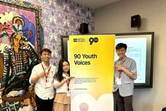 Trois jeunes Vietnamiens rejoignent le programme Youth Connect du British Council. Photo: VietnamPlus