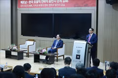 Le Premier ministre Pham Minh Chinh s'exprime au Centre asiatique de l'Université nationale de Séoul. Photo: VNA