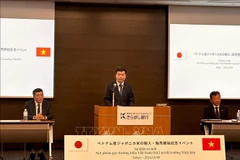 Le chargé d'affaires de l'ambassade du Vietnam au Japon, Nguyen Duc Minh, s'exprime à l'événement. Photo: VNA