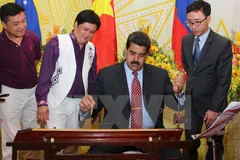 Le président vénézuélien Nicolás Maduro quitte le Vietnam