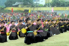 Exposition sur le chant Then à Tuyen Quang