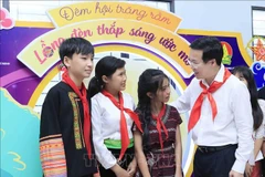 Le chef de l’Etat participe à une soirée de la mi-automne à Binh Phuoc