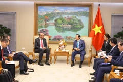 La Banque HSBC appelée à rejoindre la transformation verte et les projets verts au Vietnam