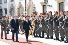 Cérémonie d'accueil officielle du président Vo Van Thuong en visite officielle en Autriche