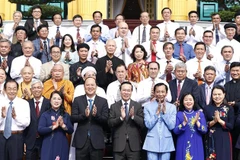 Le président rencontre des agents religieux et des intellectuels typiques de Ho Chi Minh-Ville