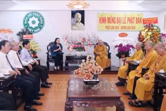 Vesak 2023: la responsable du FPV visite les établissements bouddhistes