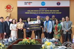 L'Australie octroie 490 600 doses de vaccin "5 en 1" au Vietnam
