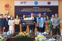 L'Australie octroie 490 600 doses de vaccin "5 en 1" au Vietnam