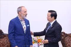 Le vice-PM Tran Hong Ha reçoit un professeur de Columbia Business School