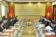 Renforcement de la coopération entre les deux organisations de Front du Vietnam et du Laos 