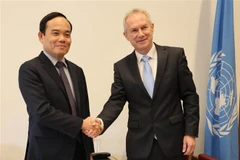 Le vice-PM Tran Luu Quang rencontre des représentants de pays et organisations internationales