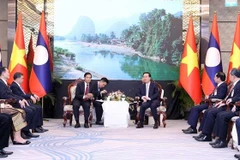 Le président Vo Van Thuong salue des relations spéciales Vietnam-Laos