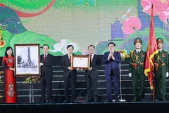 Le président de l'Assemblée nationale à la cérémonie marquant le 60e anniversaire de la fondation de Vinh 
