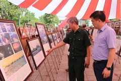 Exposition de cartes et de documents sur Hoang Sa et Truong Sa du Vietnam