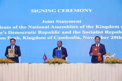 Rehaussement du niveau de coopération parlementaire Vietnam-Laos-Cambodge