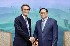 Le Premier ministre Pham Minh Chinh reçoit le président de la Lombardie (Italie)