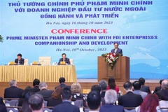 Le Premier ministre rencontre des entreprises à participation étrangère au Vietnam