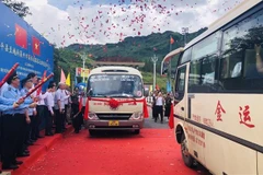 Lancement d’un service de transport routier de passagers entre le Vietnam et la Chine