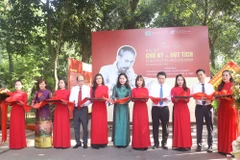 Exposition «Une collection de signatures du Président Hô Chi Minh de 1945 – 1969 » à Hanoi