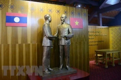 La presse lao salue la solidarité spéciale et la coopération intégrale Vietnam-Laos