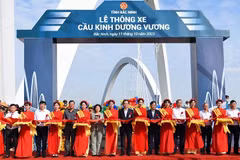 Inauguration du plus haut pont en arc en acier du Vietnam