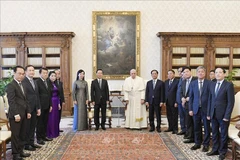 Le présisdent Vo Van Thuong rencontre le pape François au Vatican