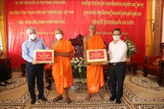 Fête Chol Chnam Thmây : le président du FPV présente ses vœux aux Khmers à Cân Tho