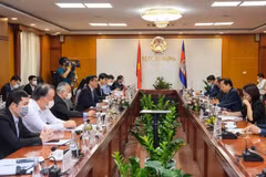 Le Vietnam et le Cambodge promeuvent leurs relations commerciales