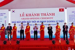 Inauguration officielle d’une centrale solaire de 49,5 MW à Quang Binh