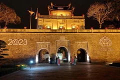 Lancement de la visite nocturne de la Cité impériale de Thang Long aux visiteurs étrangers