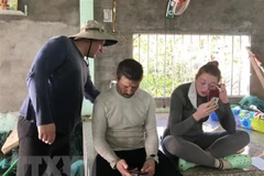 Kiên Giang: Trois touristes russes emmenés à la terre ferme en toute sécurité